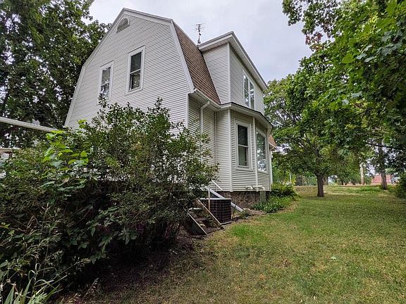 2nd image of 1004 Whitewater AVENUE
