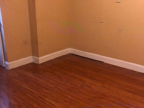 3rd image of 253 Hamilton Ave Floor 2