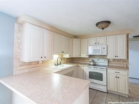 4th image of 22 Aldrich Dr