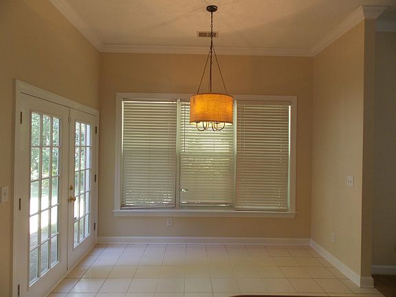 3rd image of 1179 N Blackmoor Dr