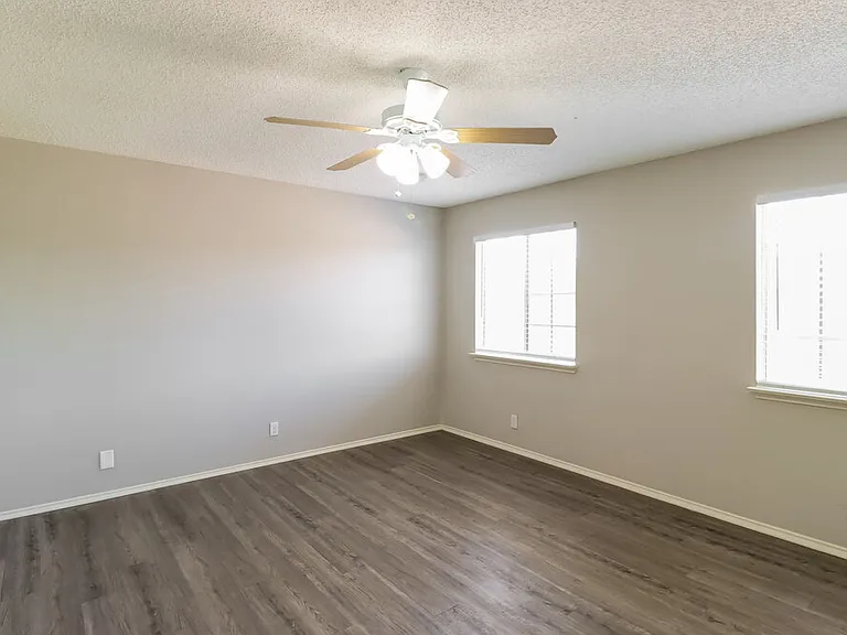 4803 Glen Valley Dr — Photo 13