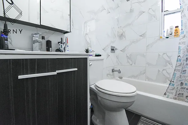 Rented by ERNY LLC | media 18