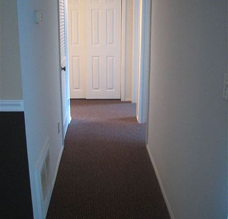 IMG_0213 Hallway with linen closet