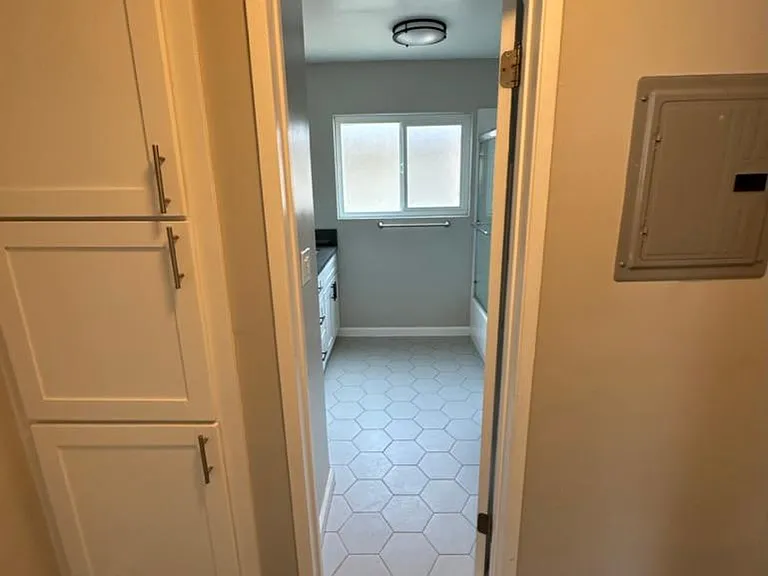 12441 Gilmore Ave #2 — Photo 16