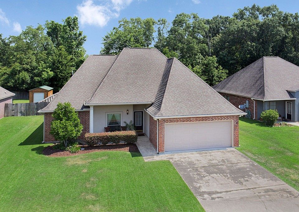 1st image of 39068 Balmoral Dr