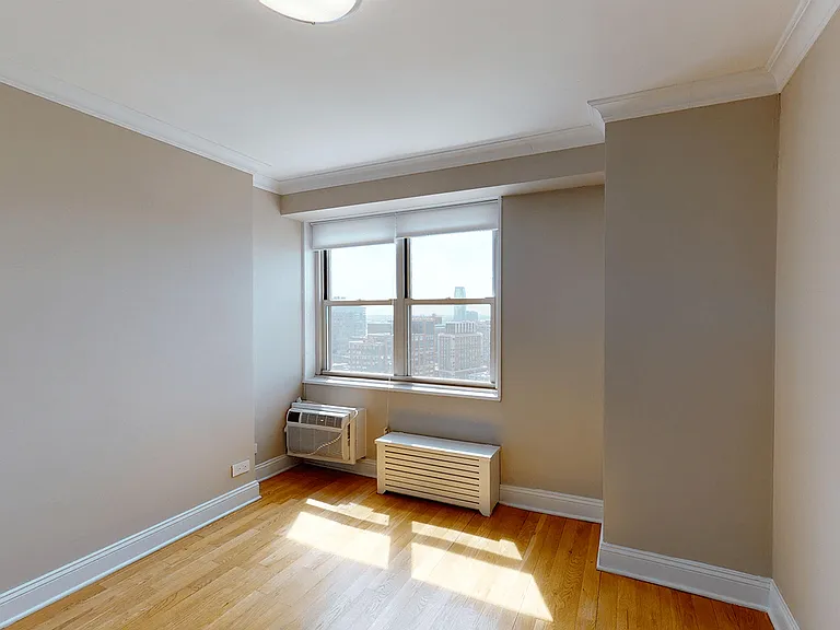 310 Greenwich St #33H — Photo 4
