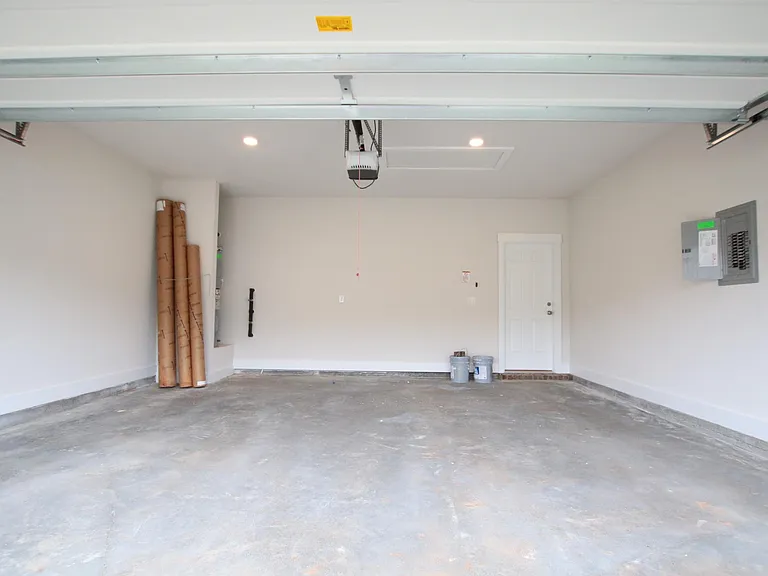 416 Pemberton Ln — Photo 13