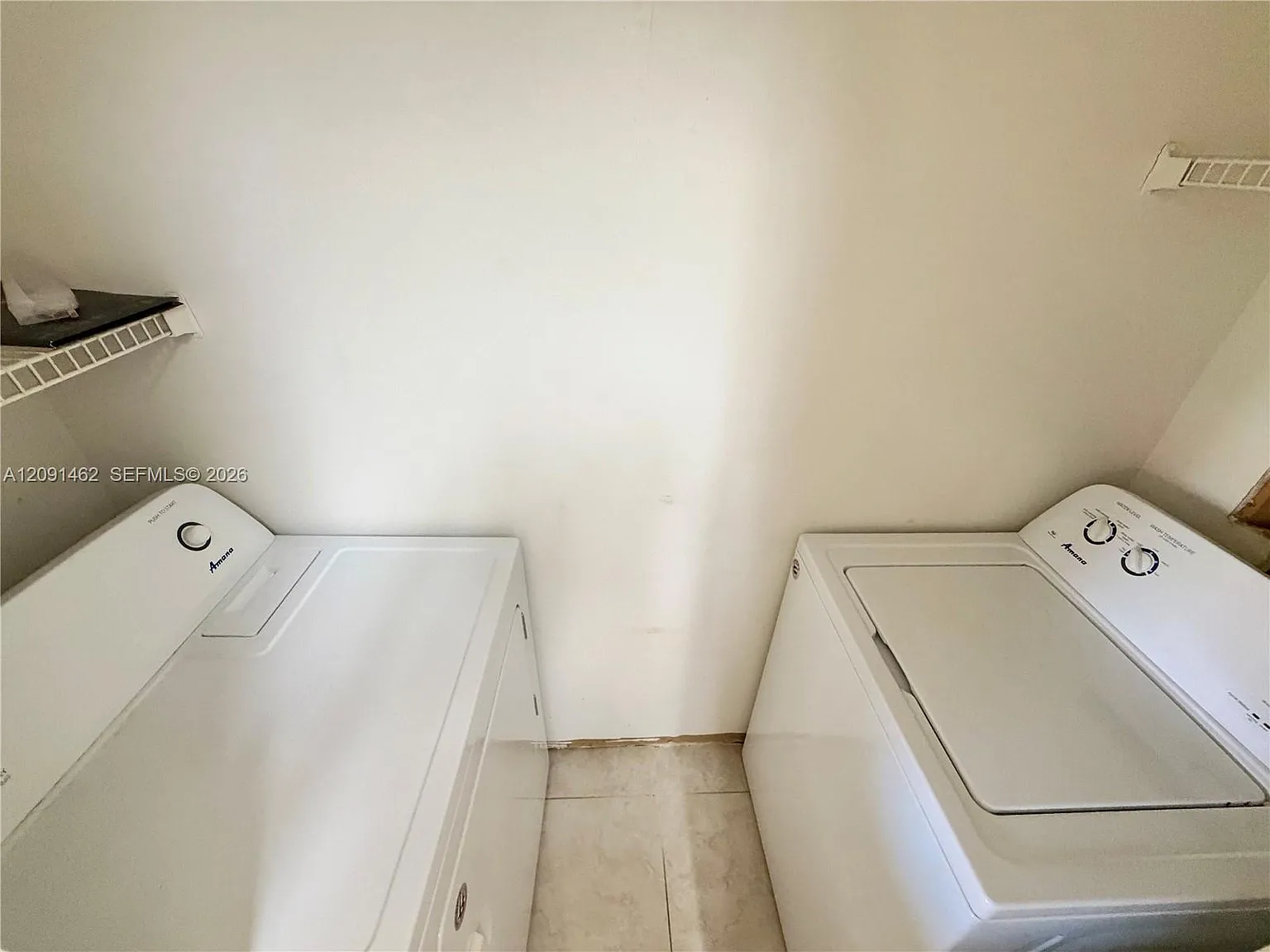Royal Poinciana Condo — Photo 4