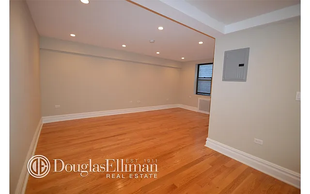 Rented by Douglas Elliman | media 33