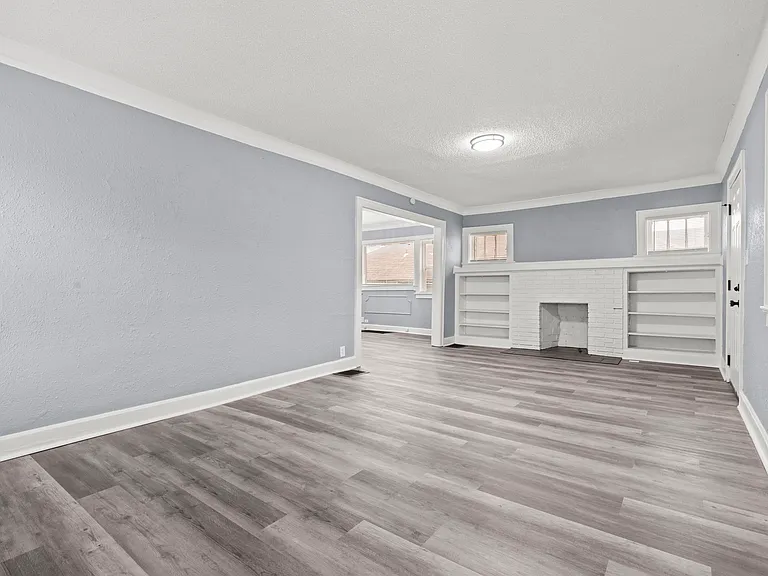 4437 Wayne Ave — Photo 9