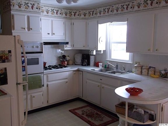Home for Sale in Quincy, IL $136,900