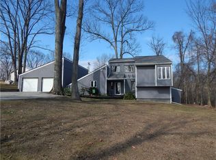 443 Rainey Rd, Eighty Four, PA 15330