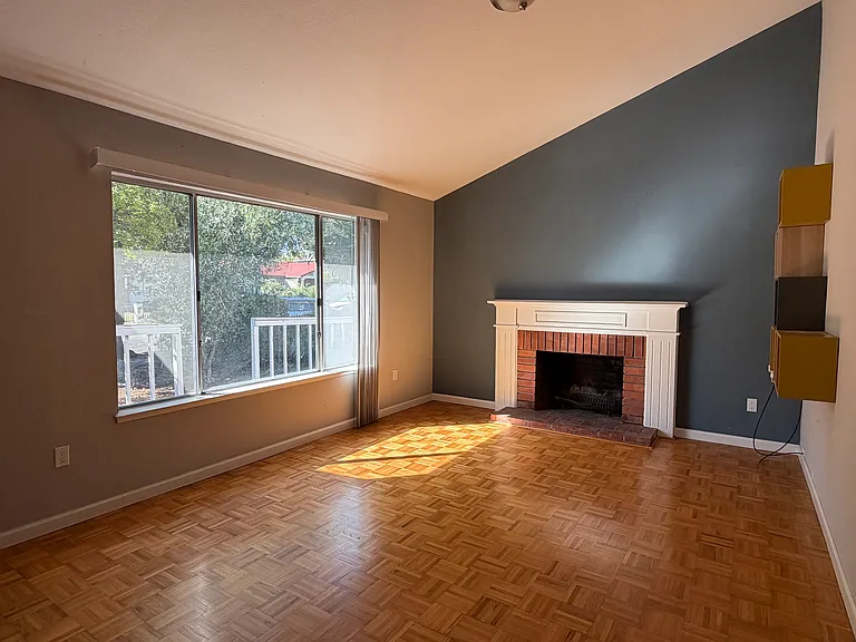 2758 Camino Del Rey — Photo 2