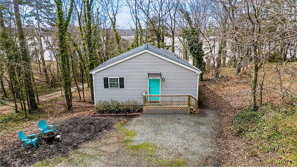 99 Occoneechee Dr W photo 1