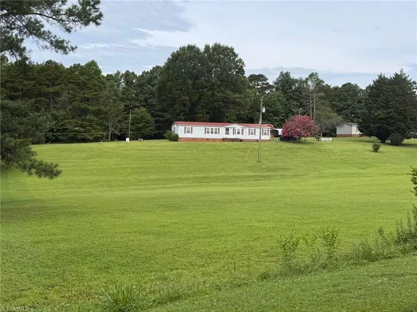 1110 Brims Grove Rd, Pinnacle, NC 27043