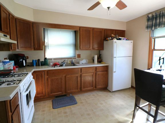 2nd image of 860-868 Carol Ave