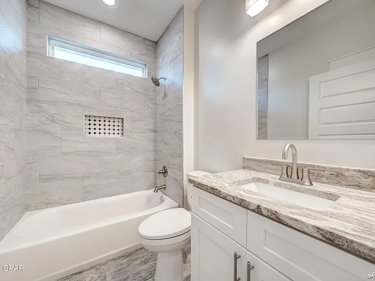 4217 Catherine St — Photo 10