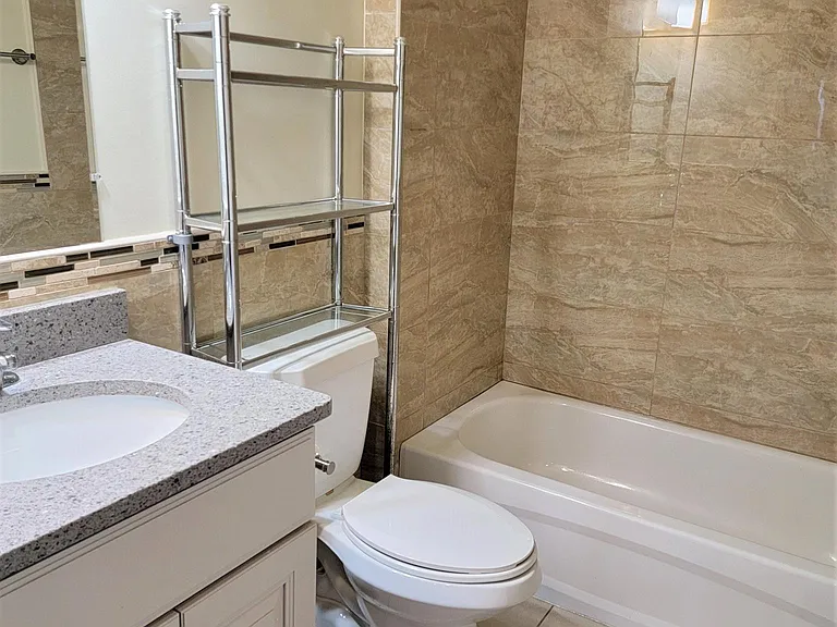 248 W 31st St #3R — Photo 8