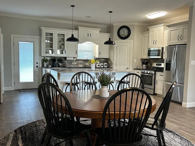 735 Twin Bends Rd — Photo 2
