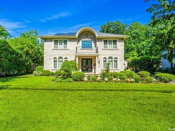 7 Johnstone Road, Great Neck, NY 11021