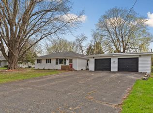 1336 Glynview Trl, Faribault, MN 55021