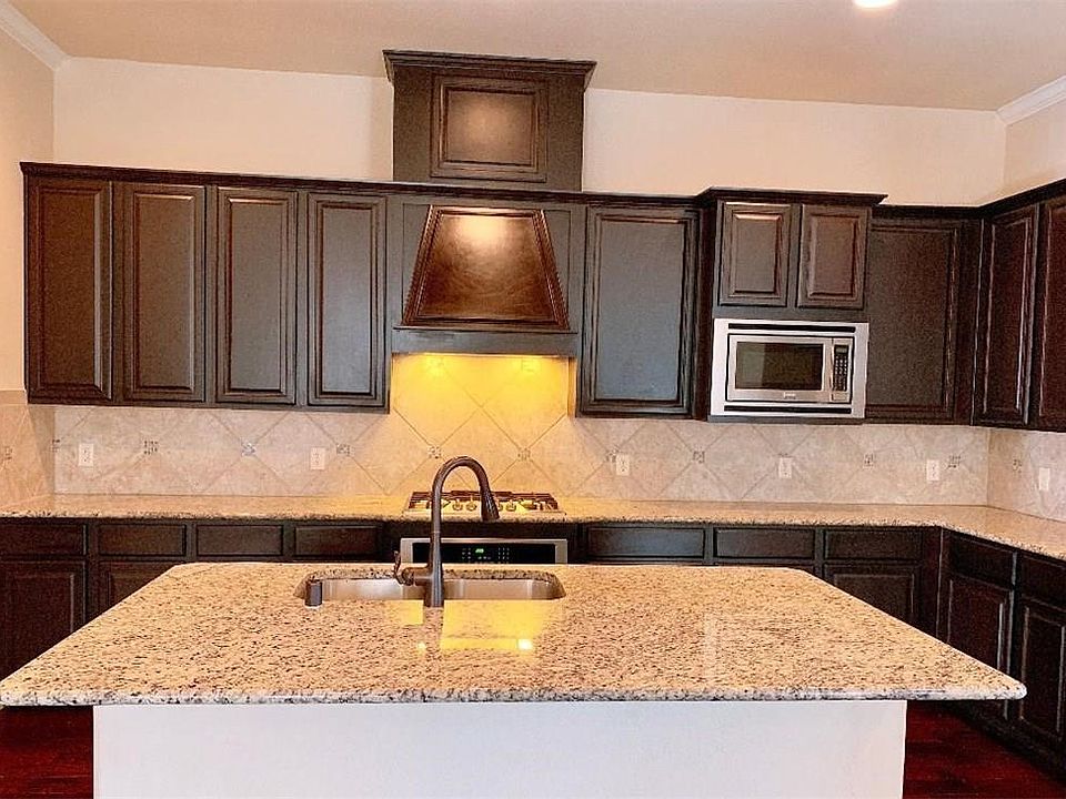 2nd image of 8633 Ludlow Dr