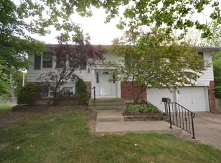 1341 Hassell Dr, Hoffman Estates, IL 60169