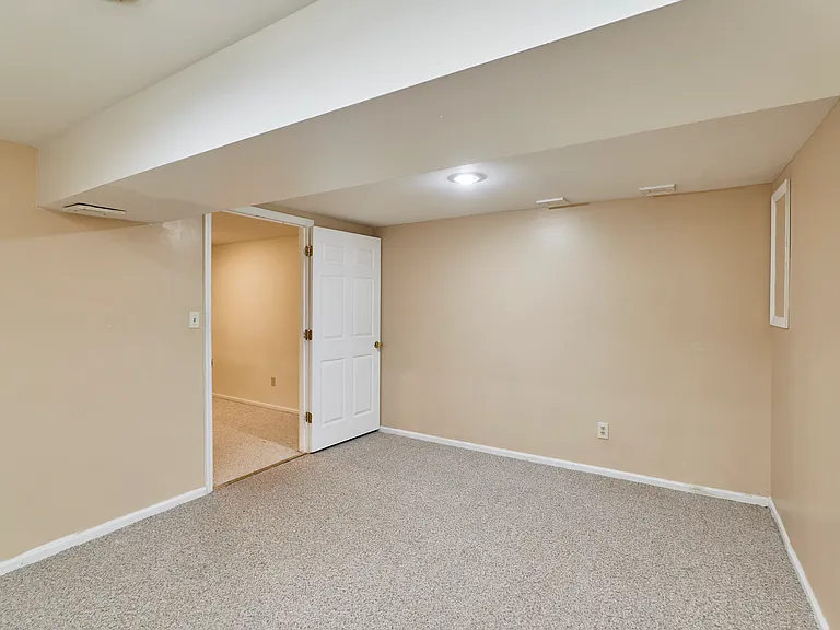 1815 Lakemont Ln — Photo 32