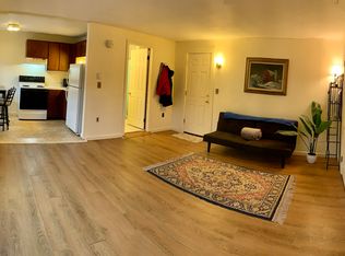 186 Flanders Rd #3, Niantic, CT 06357