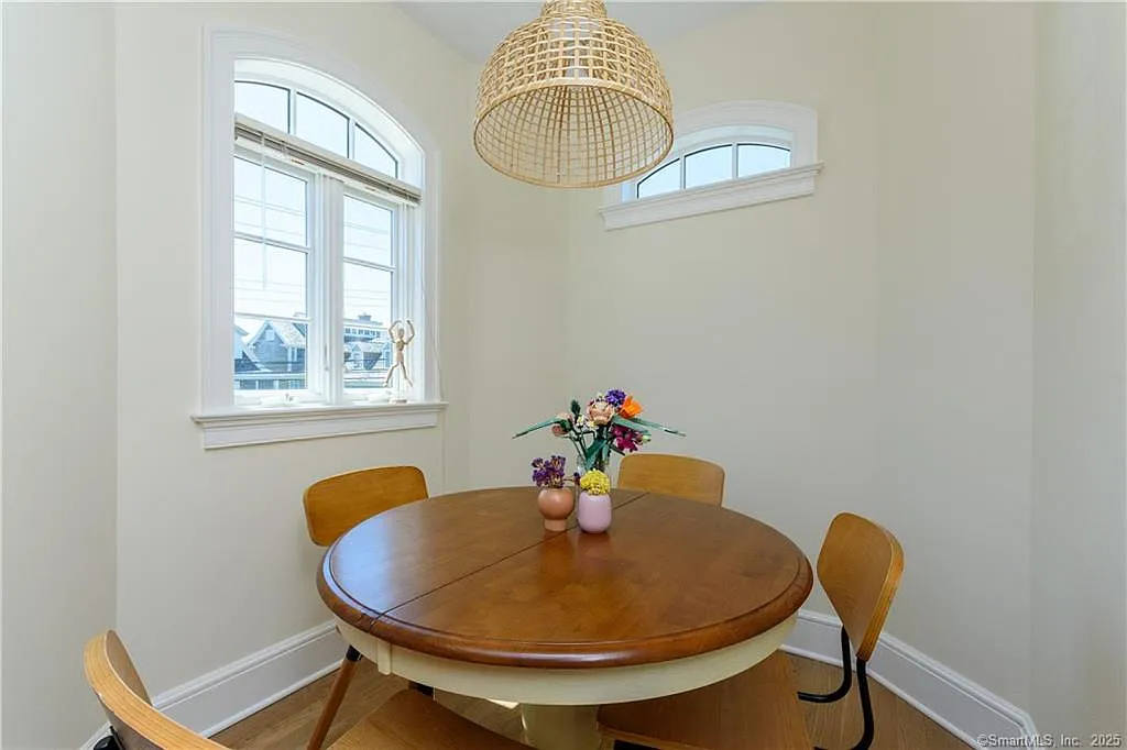 1 bed, 815 sqft, $4,250 — Photo 4