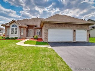 25301 W Sunderlin Rd, Plainfield, IL 60585