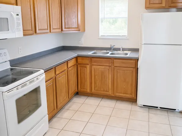 718 Connor St #A, South Roxana, IL 62087