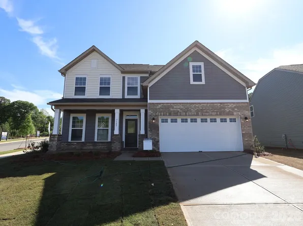 1745 Boulder Ridge Dr, Gastonia, NC 28052