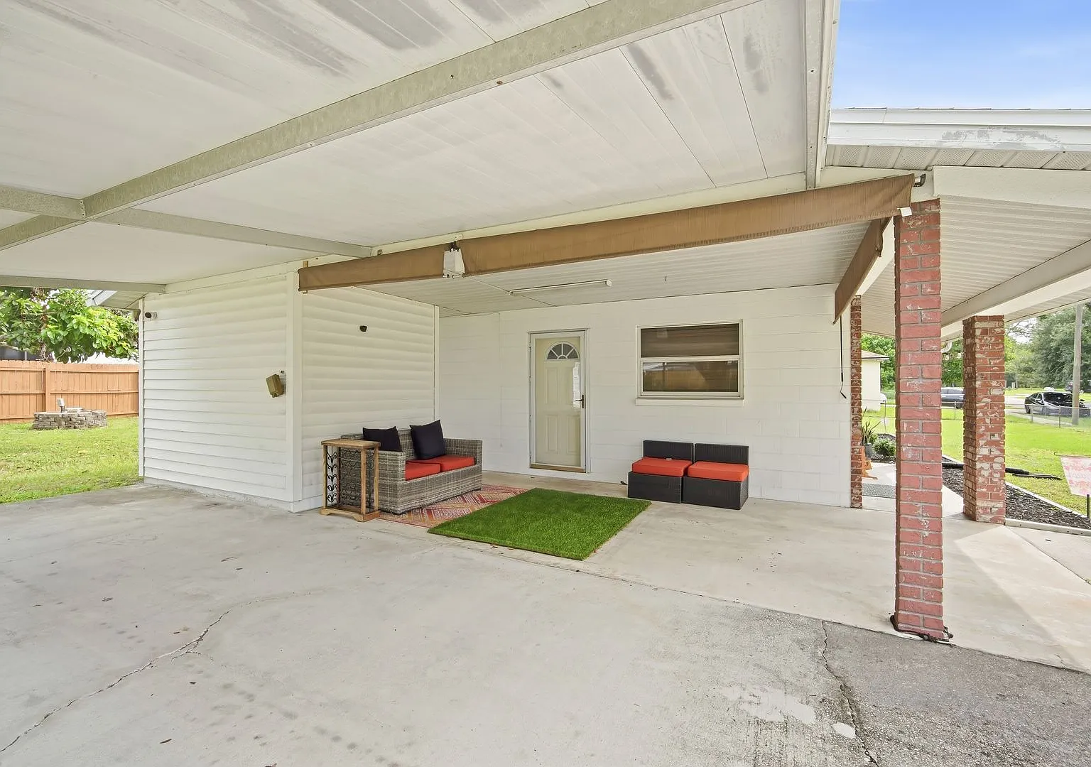 Tampa Home with Large Fenced Yard & Covered Parking — Photo 4