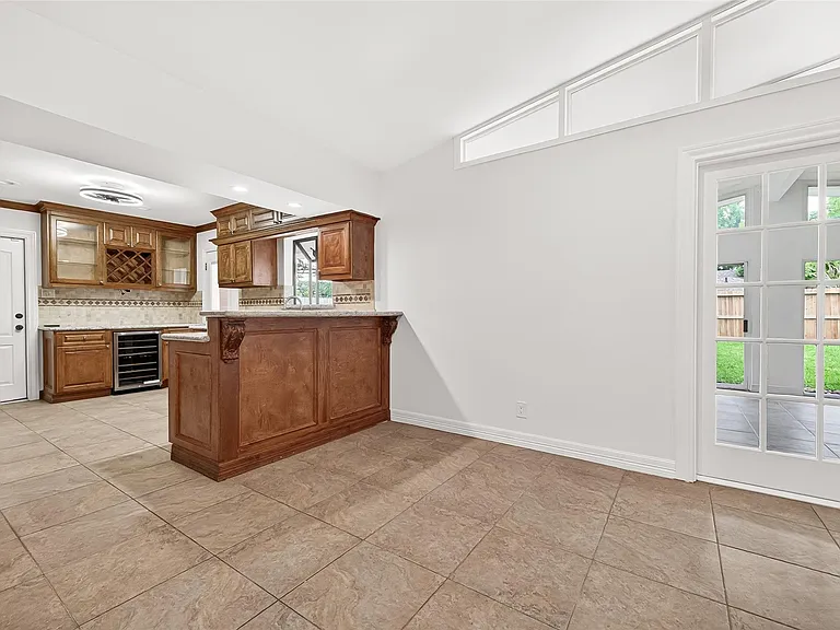 5422 Hummingbird St — Photo 12