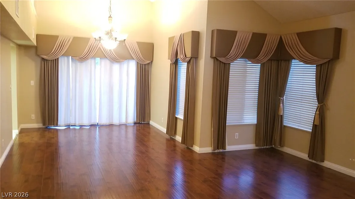 3 bed, 2.5 bath, 2123 sqft, $2,100 — Photo 2
