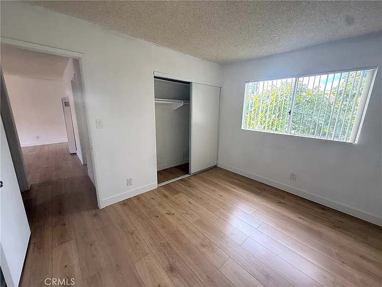 469 W Oliver St #3 — Photo 17