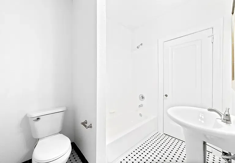Innovo Living Hyde Park — Photo 72