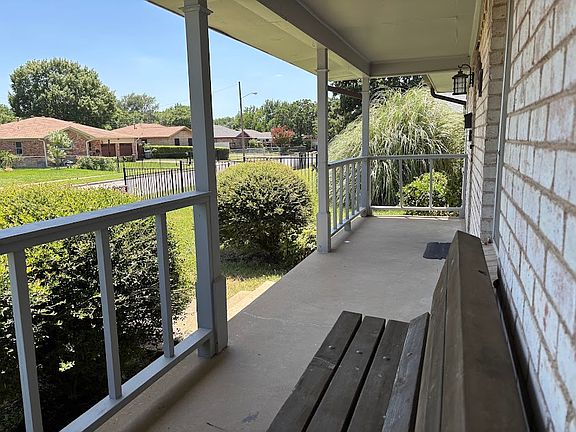 2nd image of 8347 Foxwood Ln