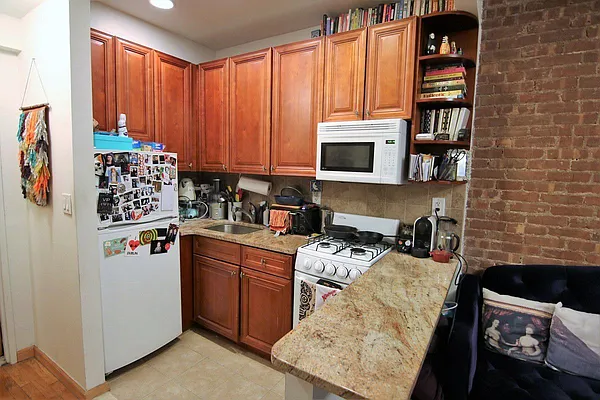 Rented by JK Dansar Corp | media 15