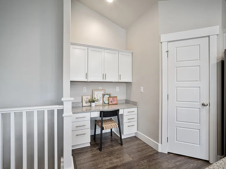 707 W Ridgeline Dr — Photo 5