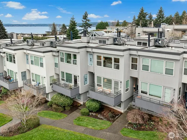 10128 NE 63rd Street, Kirkland, WA 98033