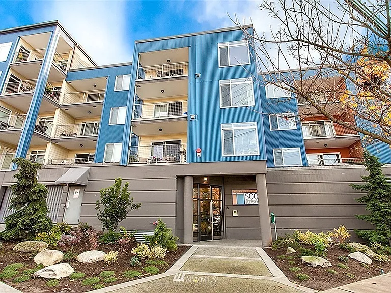 500 Elliott Ave W #411 — Photo 2