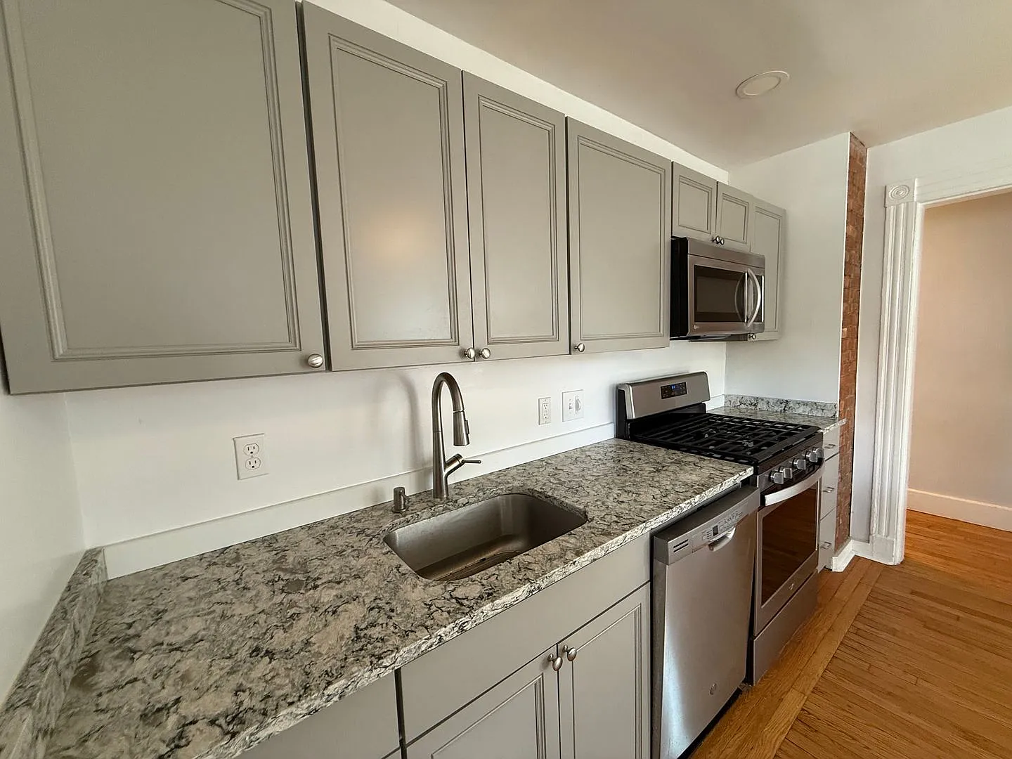 85 Avon Street — Photo 2