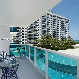 2301 Collins Ave #525