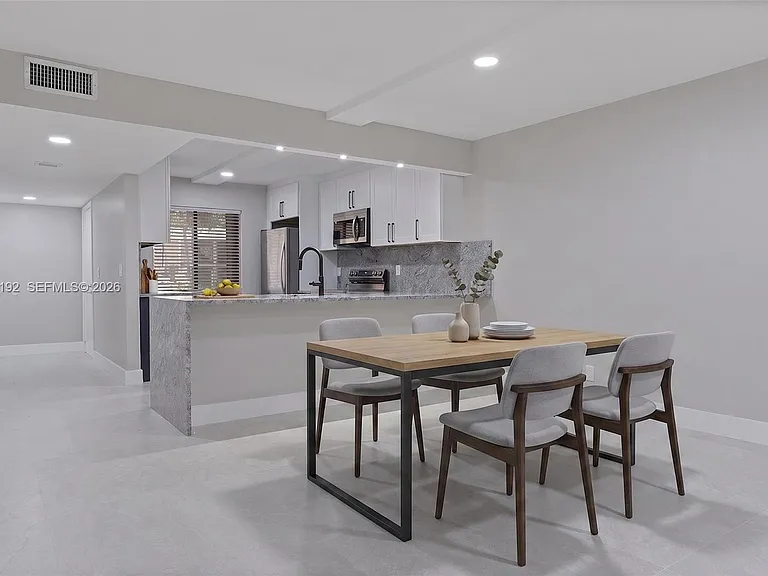 193 Lakeview Dr #103 — Photo 2