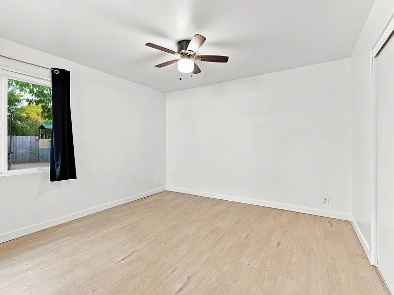 38466 Sumac Ave — Photo 13