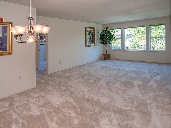 3rd image of 22510 SE 38th Ter