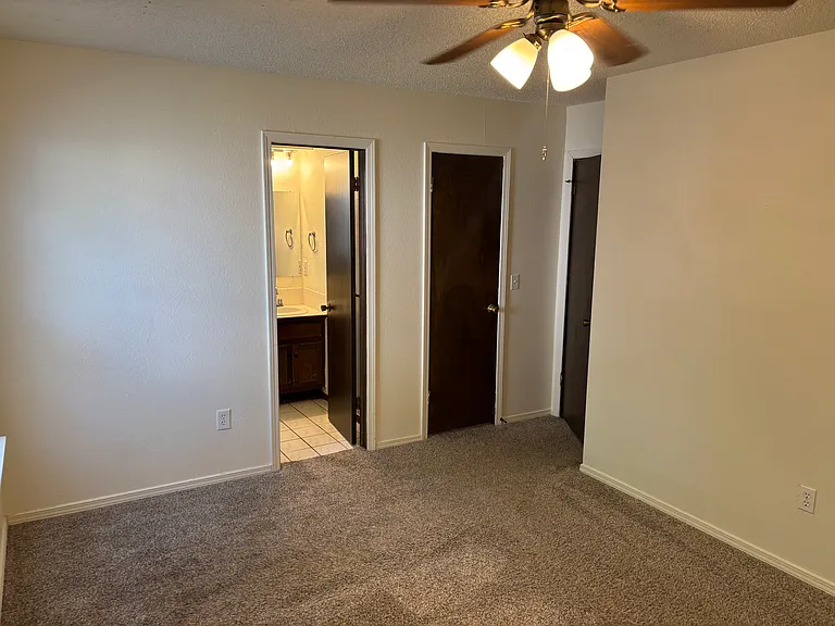 920 Mercury Rd — Photo 9