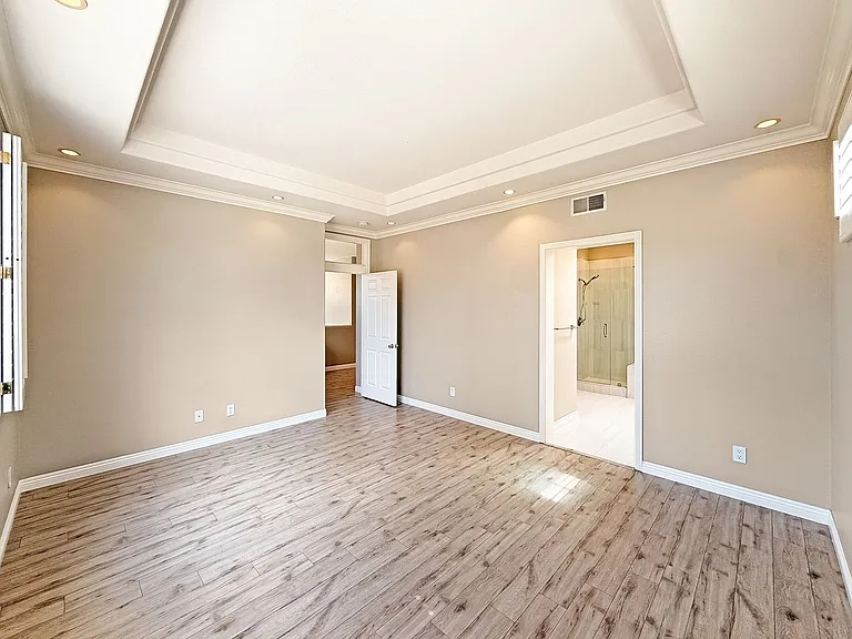 5423 Renaissance Ave — Photo 17
